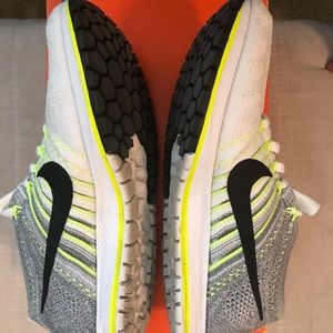 nike zoom racing road